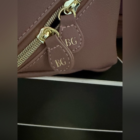 Bergdorf Goodman Lilac Large Travel Makeup Bag w gold hardware NWOT - Picture 12 of 16